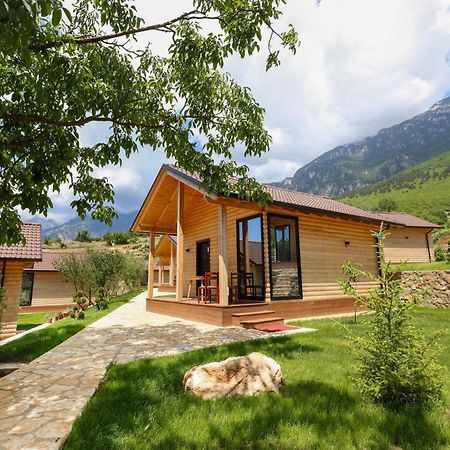 Bujtina Kapinova Hotel Берат Екстериор снимка