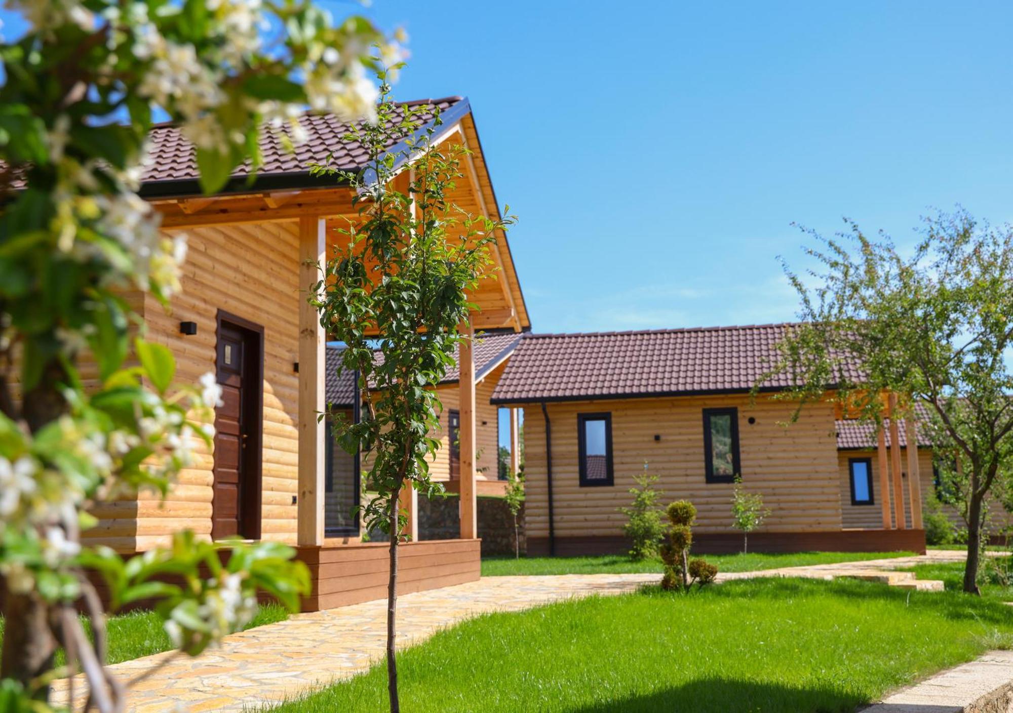 Bujtina Kapinova Hotel Берат Екстериор снимка
