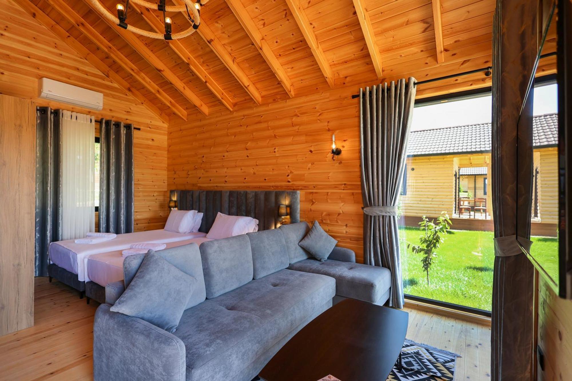 Bujtina Kapinova Hotel Берат Екстериор снимка