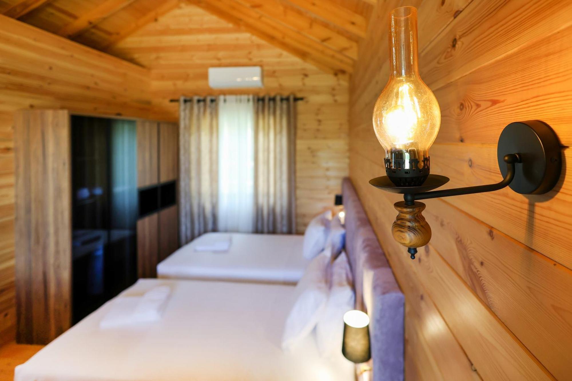 Bujtina Kapinova Hotel Берат Екстериор снимка