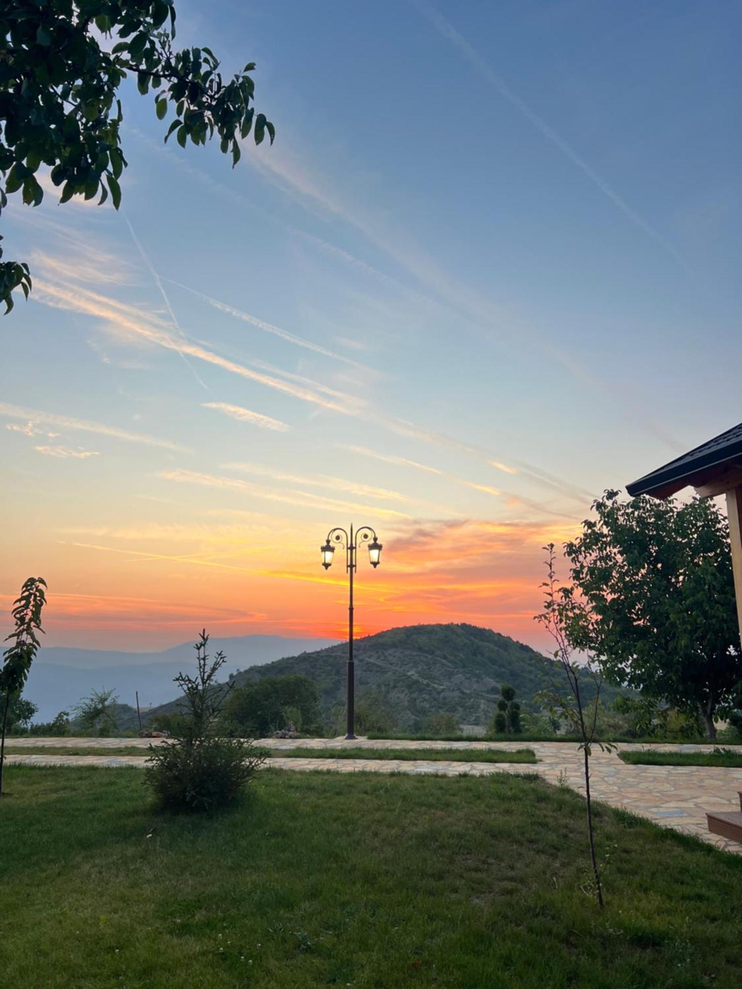 Bujtina Kapinova Hotel Берат Екстериор снимка