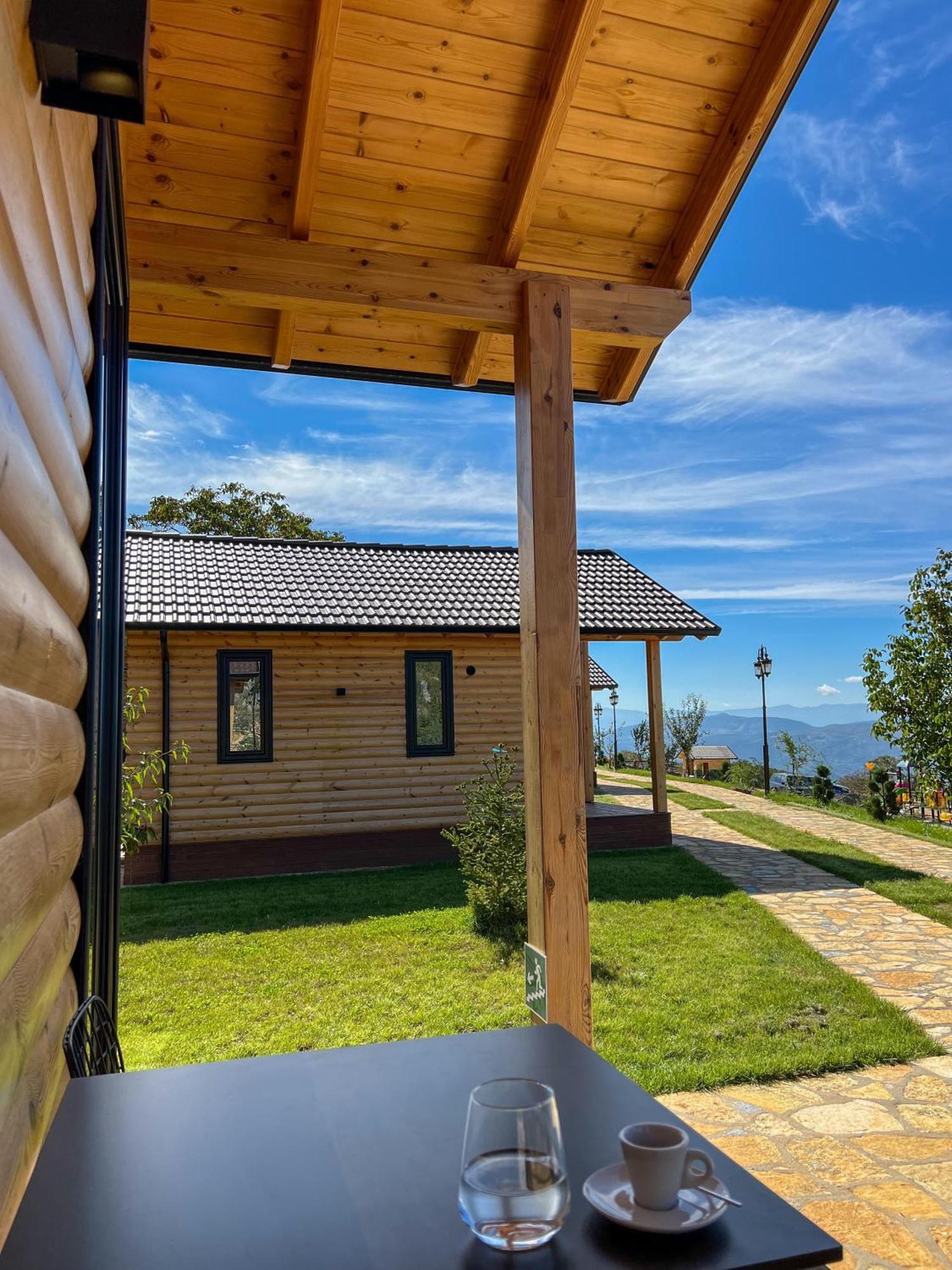 Bujtina Kapinova Hotel Берат Екстериор снимка
